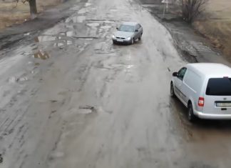 В мережі показали найгіршу дорогу в Україні (ВІДЕО)
