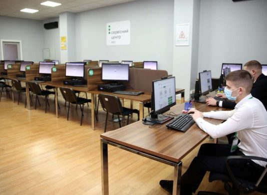 В Україні на водійські права будуть здавати за новими правилами