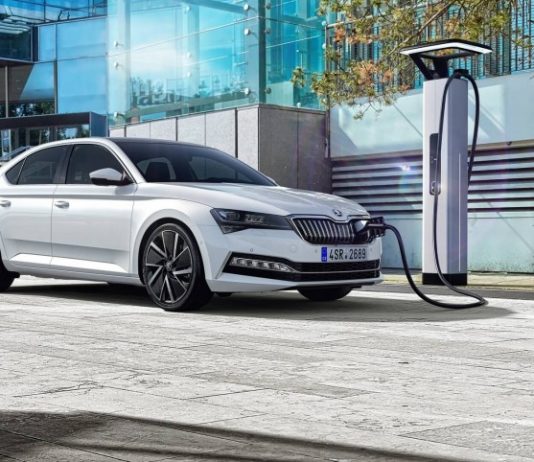 ТОП-10 найкращих гібридних авто