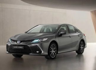 Оновлена Toyota Camry вийшла на український ринок (ФОТО)