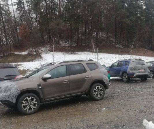 У кросовера Dacia Duster з’явиться семимісна версія
