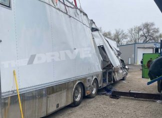 Розбили найшвидший серійний автомобіль на планеті