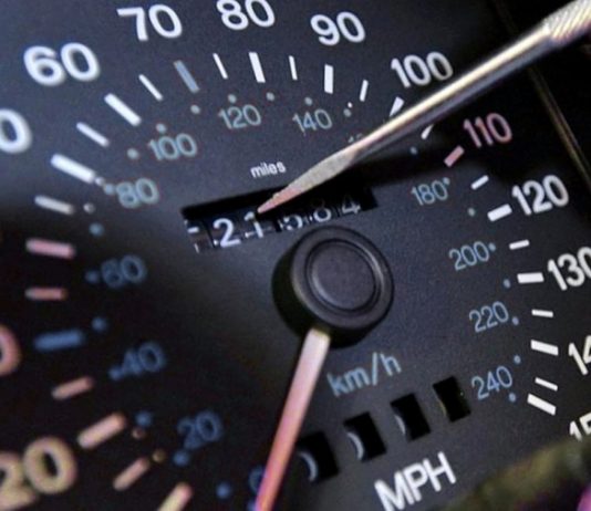 Назвали автомобілі, в яких найчастіше скручують пробіг