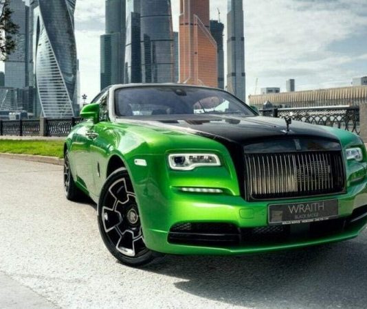 Назвали найдивніші особливості розкішних сучасних автомобілів