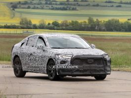 Компанія Ford почала випробування нового крос-седана