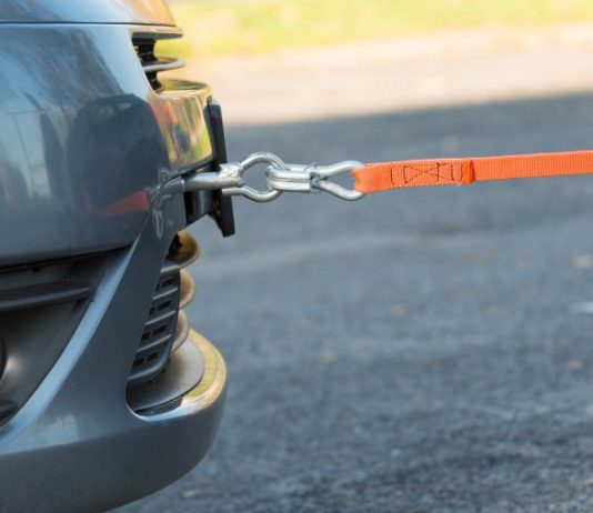 Помилки водіїв при буксируванні авто з варіатором