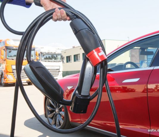 Названо країну, де майже перестали купувати бензинові автомобілі