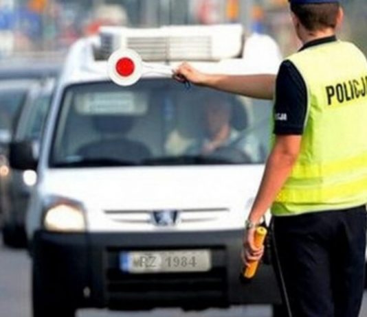 Коли поліцейський має право оглянути салон чи багажник авто