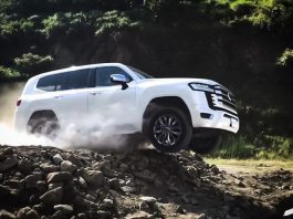 Toyota Land Cruiser 300 випробували на серйозному бездоріжжі
