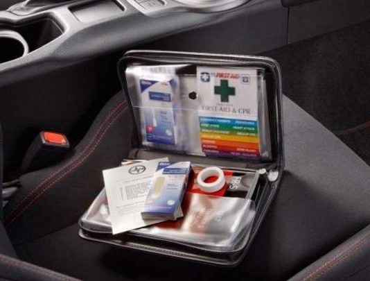 Автомобільна аптечка 2021: що в ній повинно бути