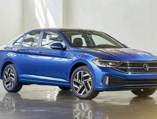 Оновлена Volkswagen Jetta з’явиться в продажу у кінці 2021 року