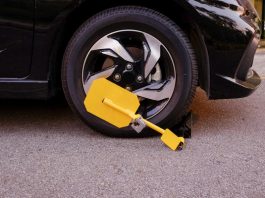 Заміна для евакуаторів: поліція закупить блокатори для коліс: