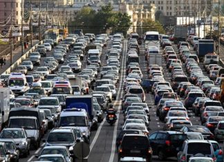 Експерт пояснив, чому Київ «стоїть» в пробках