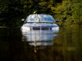 11 порад, як розпізнати автомобіль-потопельник
