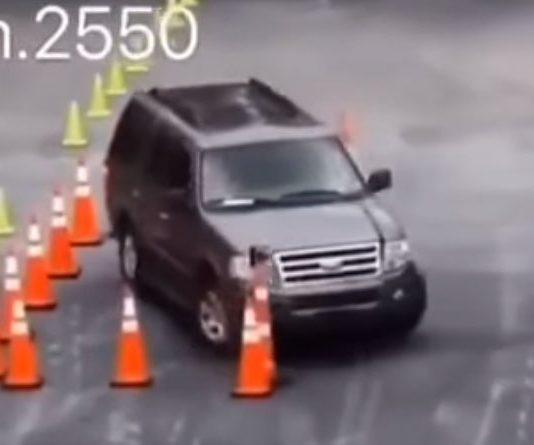 У мережі показали, як здають на права у Канаді (ВІДЕО)