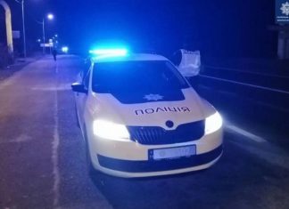 Не пропустив автомобіль з увімкненими проблисковими маячками: який штраф загрожує водієві