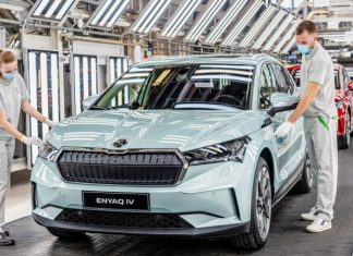 Компанія Skoda зупинила роботу двох чеських заводів