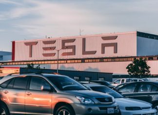 Стало відомо, хто може скласти конкуренцію Tesla на ринку електромобілів