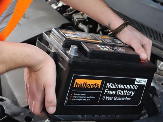 Який акумулятор для автомобіля вибрати?