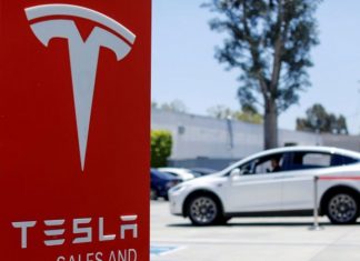 Tesla названа найбільш швидкозростаючим брендом 2021 року