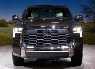 Новітній позашляховик Toyota викликав величезний ажіотаж