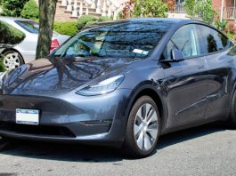 Tesla підняла ціни на популярні електромобілі