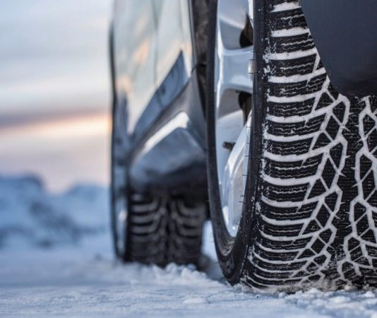 Експерти назвали сім правил підготовки автомобіля до снігопадів