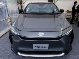 Toyota вперше “наживо” представила електричного спадкоємця RAV4 (ФОТО)