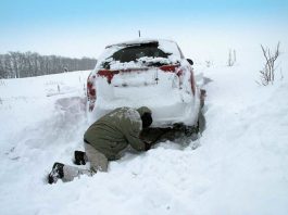 Водіям розповіли, як підготувати машину до снігової зими