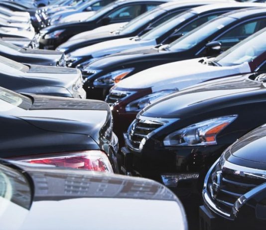 В Україні з 1 січня подорожчають авто: чому і на скільки