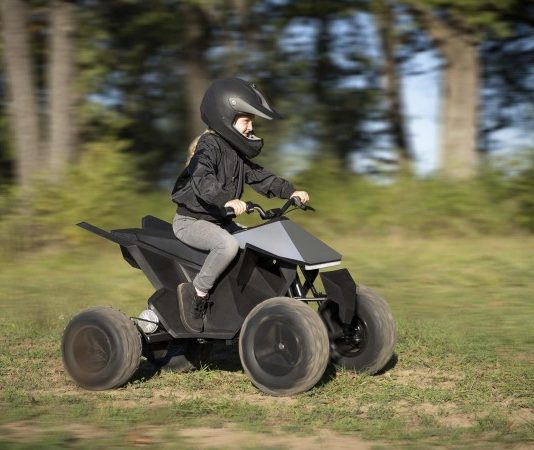 Tesla випустила квадроцикл: він коштує менше $2 тисяч