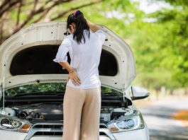 Власники електрокарів удвічі частіше проколюють колеса на дорогах: чому так стається