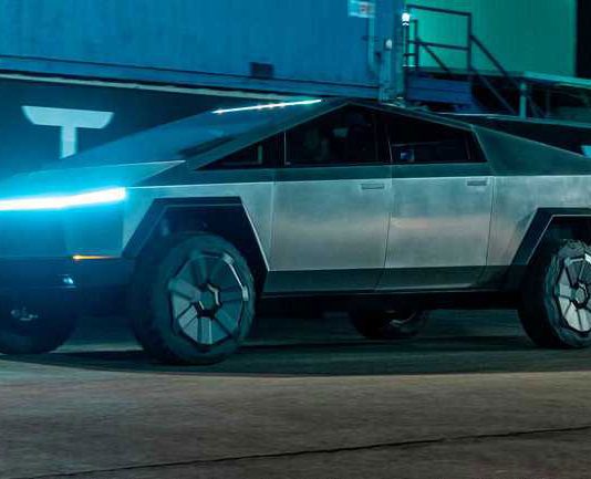 Tesla знову перенесла терміни початку виробництва Cybertruck до 2023 року