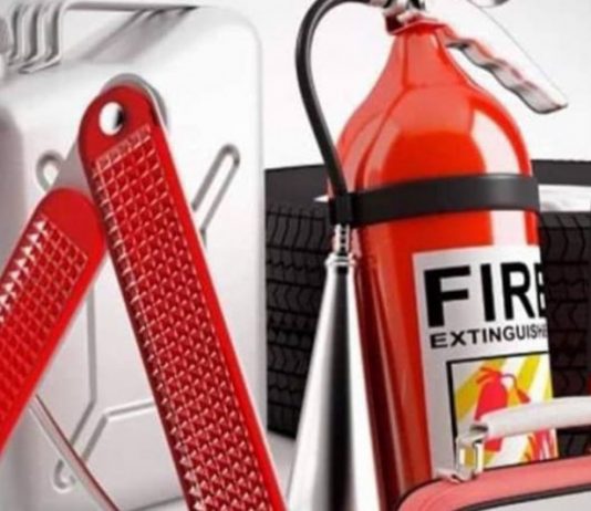 Водіям нагадали список речей, які мають бути в автомобілі