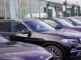 У Росії закінчилися нові авто – дилери б’ють на сполох