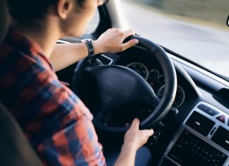 Водіїв в Україні просять не виїжджати на авто без нагальної потреби