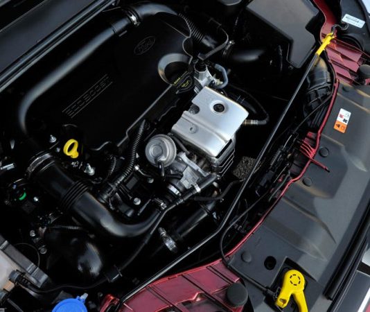 Експерти розповіли, які ознаки вкажуть на проблеми з мотором у машини з пробігом