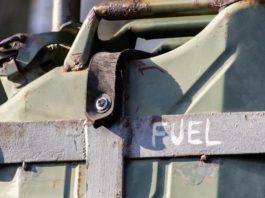 Як працюють заправки в Україні та скільки заливають в один бак