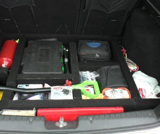 Що потрібно і не потрібно мати в авто у воєнний час