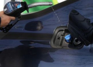 Ціни на бензин у США злетіли до історичного максимуму