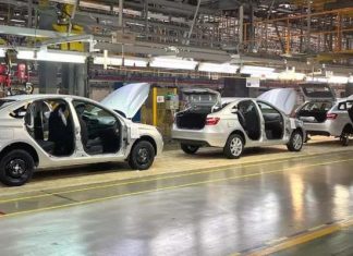 АвтоВАЗ знову зупинився після двох днів роботи