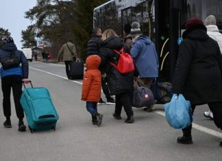 Кого пропускають в першу чергу на західних кордонах України