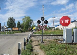 ПДР: коли забороняється рух через залізничний переїзд