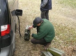 Як можна злити паливо з автомобіля