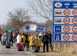 Хто, як і за скільки випускає чоловіків з України до Європи