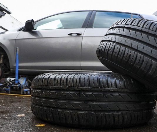 Експерт розповів про оптимальну температуру для переходу із зимових шин на літні