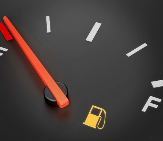 Що робити, якщо закінчився бензин — поради автомобілістам