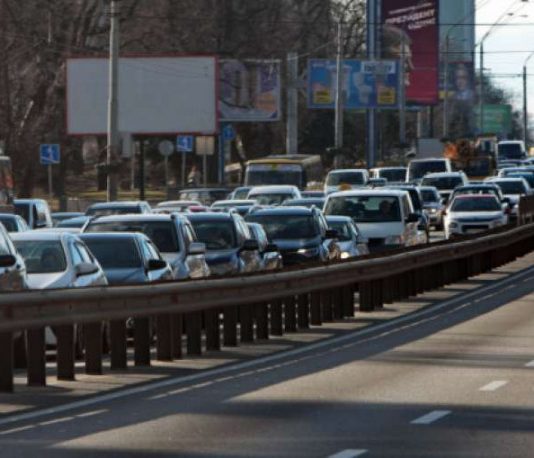 Російський автомобільний ринок опинився на межі катастрофи