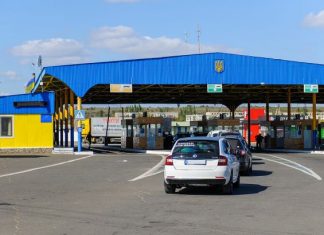 Заважають гуманітарним вантажам. Україна обмежила ввіз авто для своїх потреб із ЄС