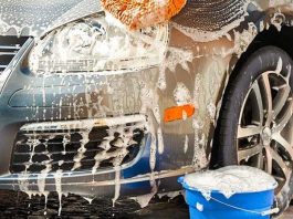 Як помити машину майже без води: 3 способи
